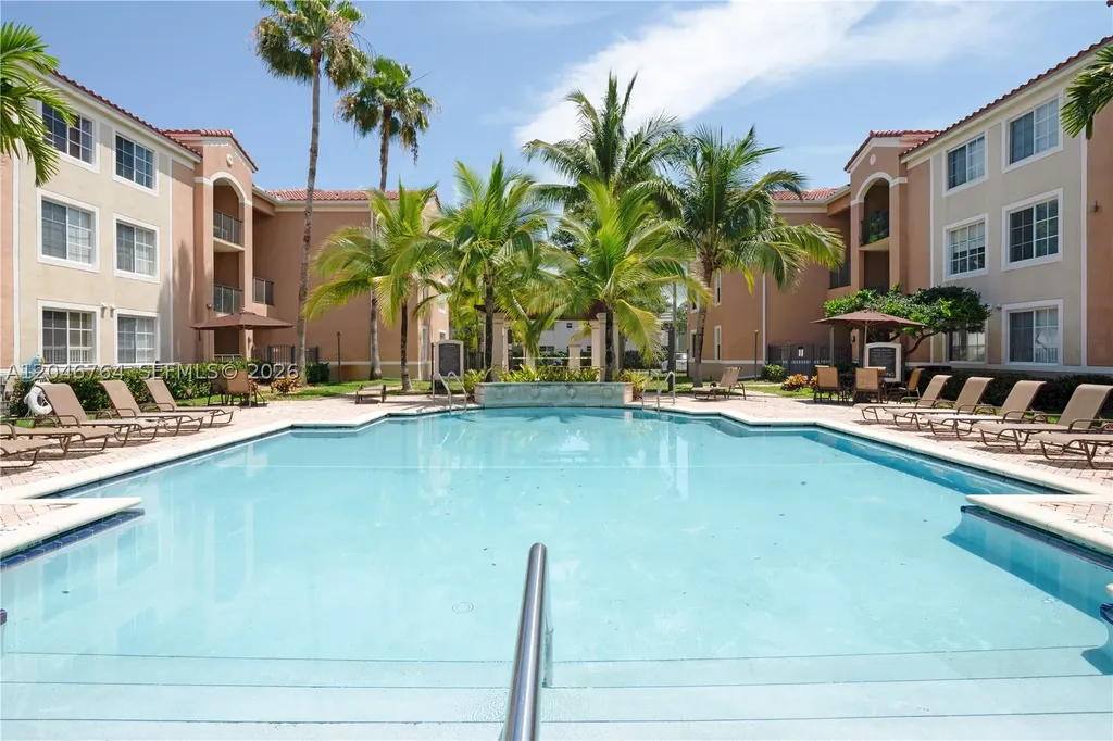 6851 SW 44th Street Miami FL 33155