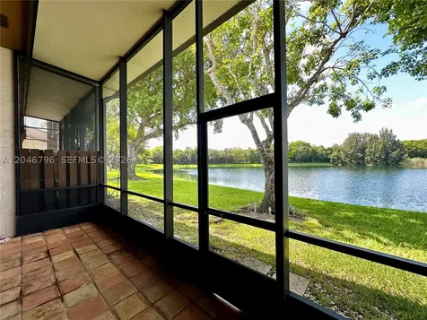 4245 S Pine Island Road Davie FL 33328