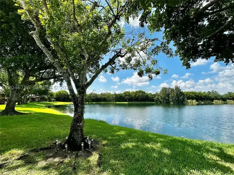 4245 S Pine Island Road Davie FL 33328
