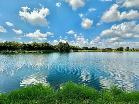 4245 S Pine Island Road Davie FL 33328