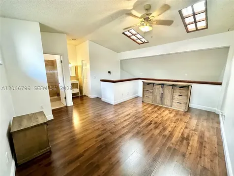 4245 S Pine Island Road Davie FL 33328