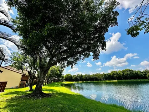 4245 S Pine Island Road Davie FL 33328