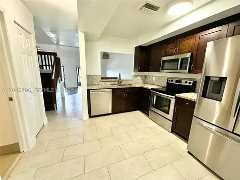4245 S Pine Island Road Davie FL 33328