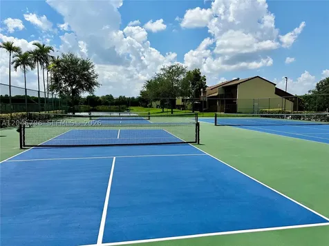 4245 S Pine Island Road Davie FL 33328