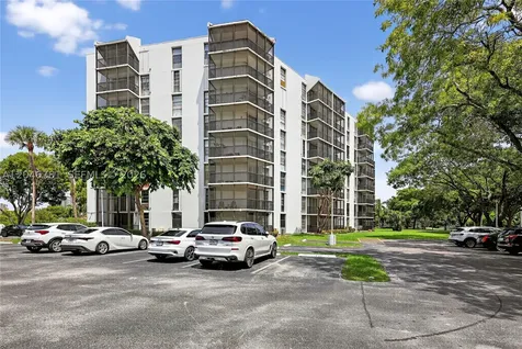 3401 N Country Club Drive Aventura FL 33180