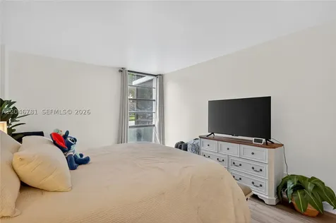 3401 N Country Club Drive Aventura FL 33180