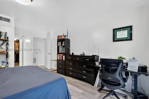 3401 N Country Club Drive Aventura FL 33180