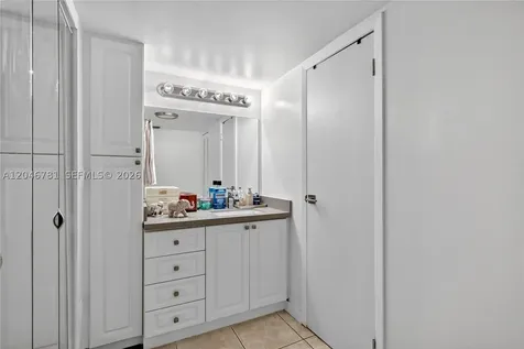 3401 N Country Club Drive Aventura FL 33180