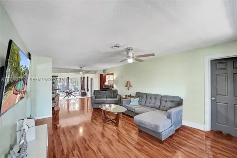 206 SE 3rd Street Dania Beach FL 33004