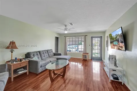 206 SE 3rd Street Dania Beach FL 33004