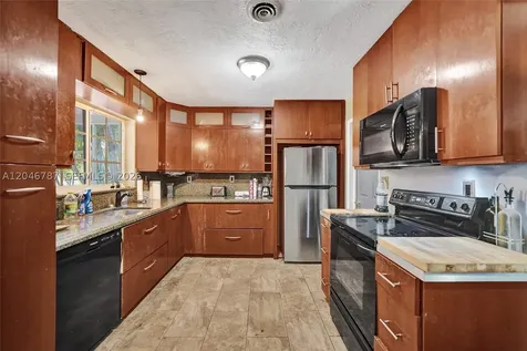 206 SE 3rd Street Dania Beach FL 33004