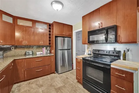 206 SE 3rd Street Dania Beach FL 33004