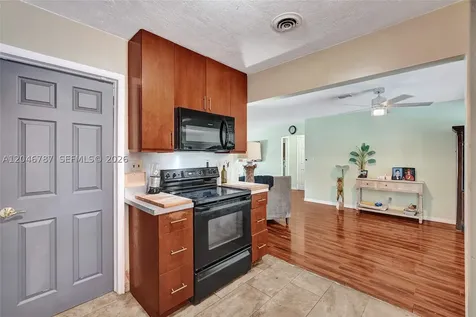206 SE 3rd Street Dania Beach FL 33004