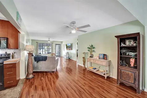 206 SE 3rd Street Dania Beach FL 33004