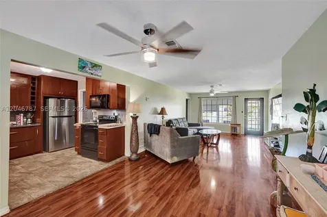 206 SE 3rd Street Dania Beach FL 33004