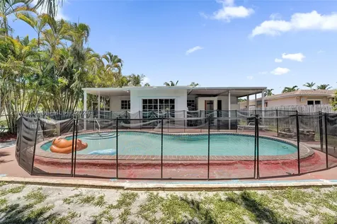 206 SE 3rd Street Dania Beach FL 33004