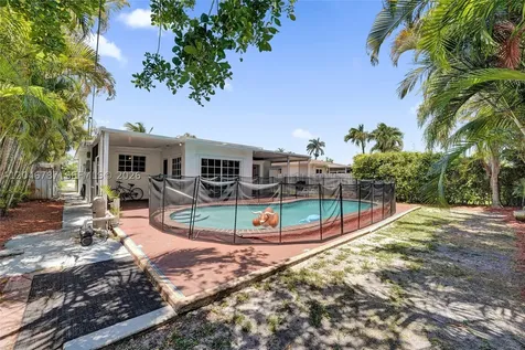 206 SE 3rd Street Dania Beach FL 33004