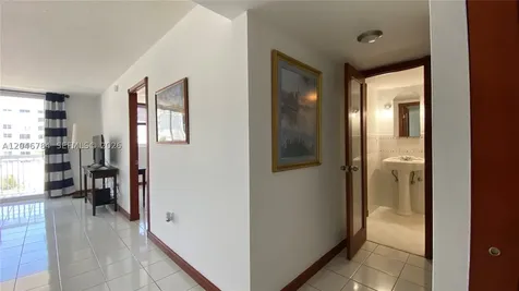 401 Ocean Drive Miami Beach FL 33139