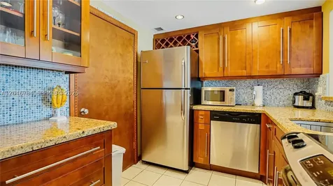 401 Ocean Drive Miami Beach FL 33139