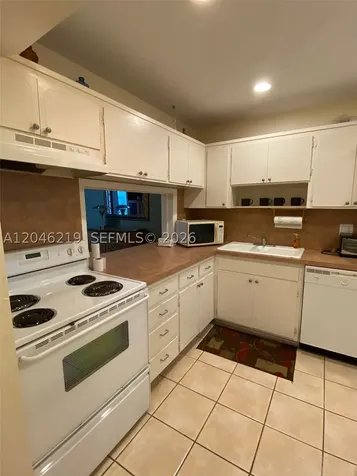 330 SE 2nd Street Hallandale Beach FL 33009
