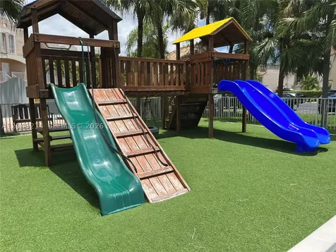 8695 NW 6th Lane Miami FL 33126
