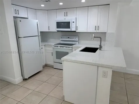 8695 NW 6th Lane Miami FL 33126