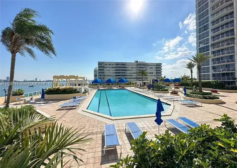 7601 E Treasure Drive North Bay Village FL 33141