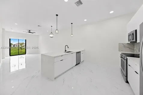 1812/1814 NE 8th Place Cape Coral FL 33909