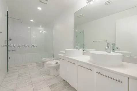 888 Biscayne Boulevard Miami FL 33132