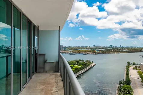 888 Biscayne Boulevard Miami FL 33132