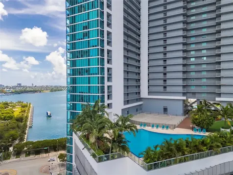 888 Biscayne Boulevard Miami FL 33132