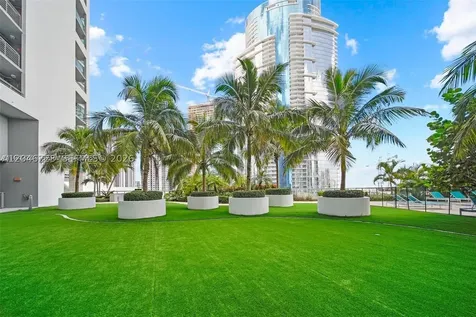 888 Biscayne Boulevard Miami FL 33132