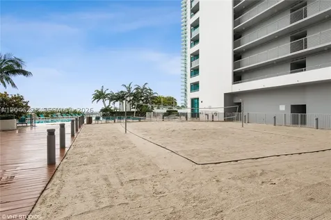 888 Biscayne Boulevard Miami FL 33132