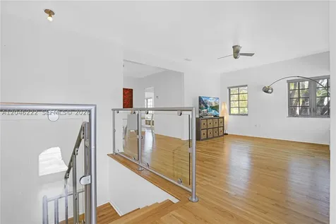 1600 Michigan Avenue Miami Beach FL 33139