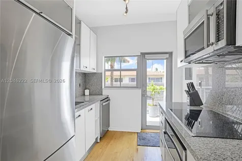 1600 Michigan Avenue Miami Beach FL 33139