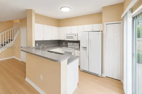 8526 NW 107th Passage Doral FL 33178