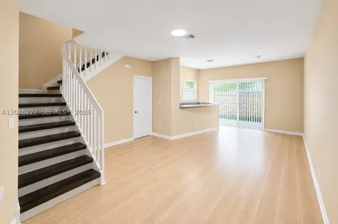8526 NW 107th Passage Doral FL 33178