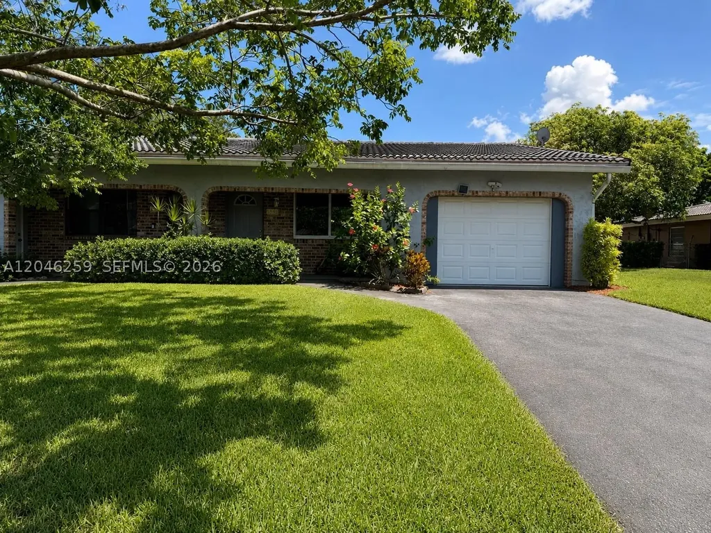 8948 NW 27th Street Coral Springs FL 33065