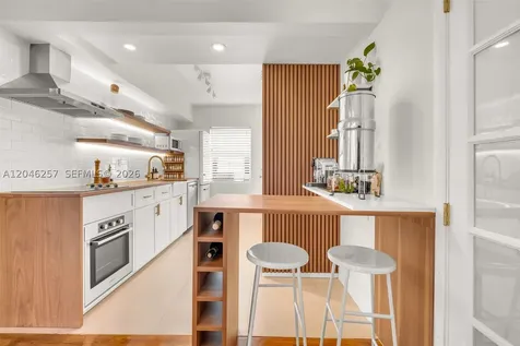 915 8th Street Miami Beach FL 33139