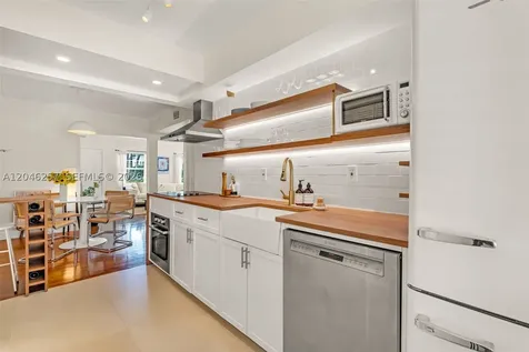 915 8th Street Miami Beach FL 33139