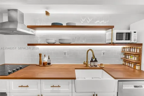 915 8th Street Miami Beach FL 33139
