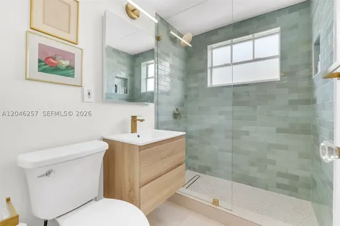 915 8th Street Miami Beach FL 33139