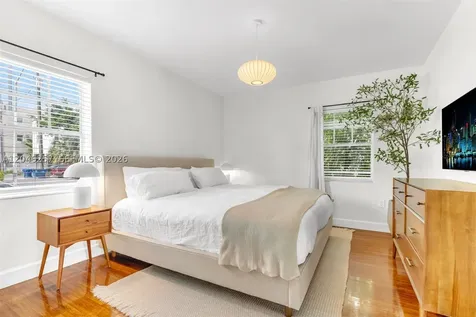 915 8th Street Miami Beach FL 33139