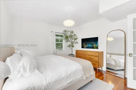915 8th Street Miami Beach FL 33139