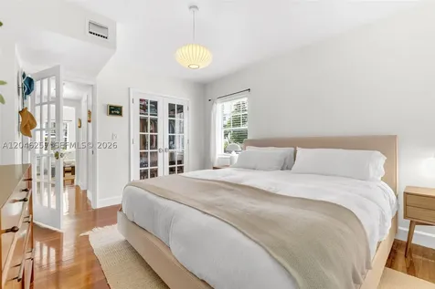 915 8th Street Miami Beach FL 33139
