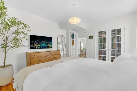 915 8th Street Miami Beach FL 33139