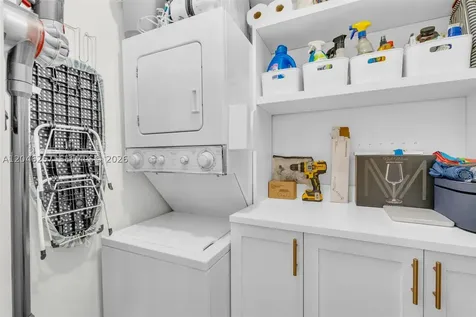 915 8th Street Miami Beach FL 33139