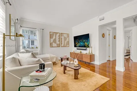 915 8th Street Miami Beach FL 33139