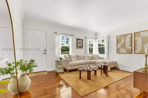 915 8th Street Miami Beach FL 33139