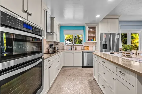 517 NE 2nd Place Dania Beach FL 33004